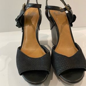 Gianni Bini Platform Wedge Sandal